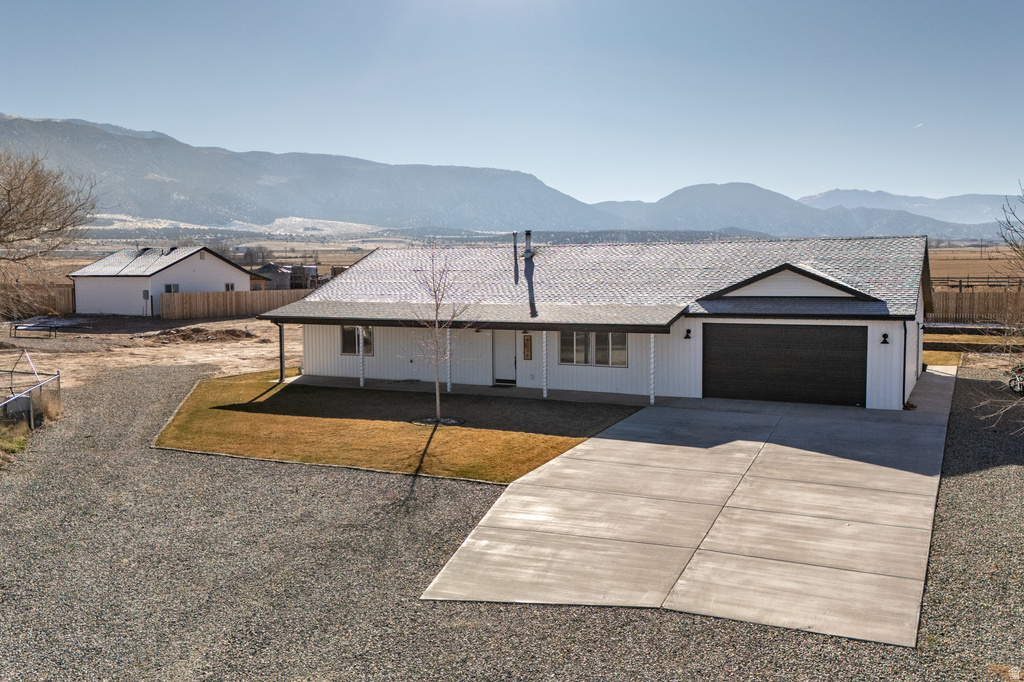 4236 N MAPLE CIR Enoch, UT 84721