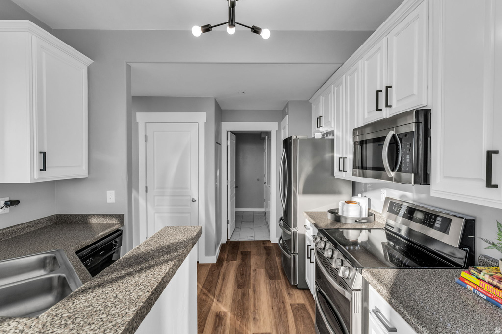 8459 S IVY GABLE DR West Jordan, UT 84081