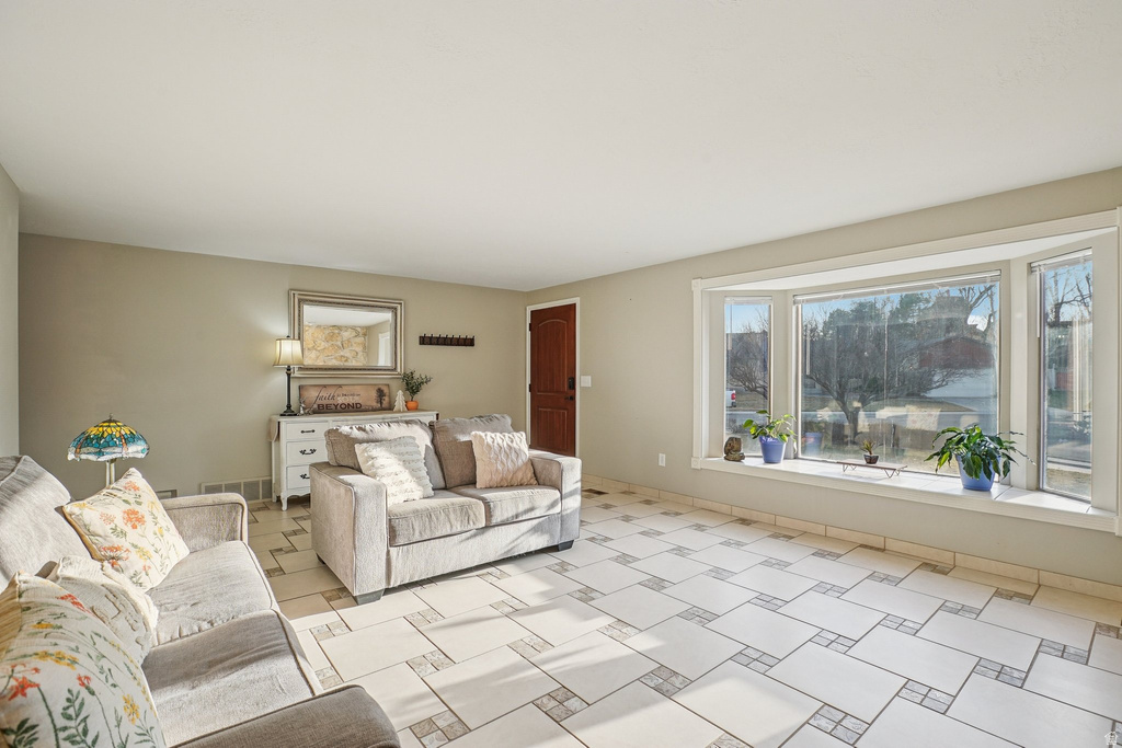 2964 W CONTINENTAL CIR Taylorsville, UT 84129