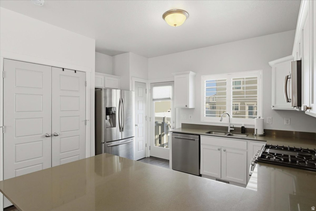 6548 N FIONA ST Eagle Mountain, UT 84005