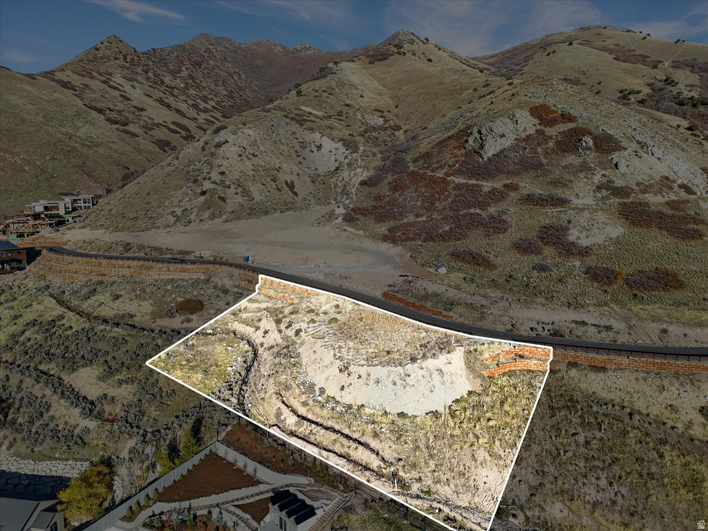 2438 S CANNON POINT DR Salt Lake City, UT 84109