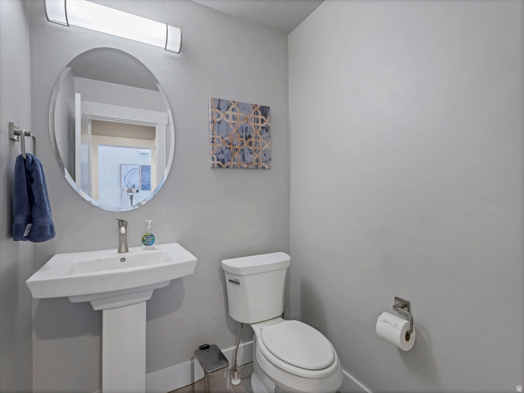 6572 W SHAWNEE MARIE WAY Herriman, UT 84096