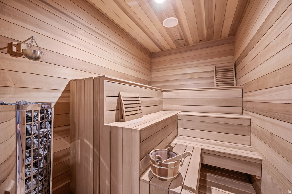 886 S WINTER LN North Salt Lake, UT 84054