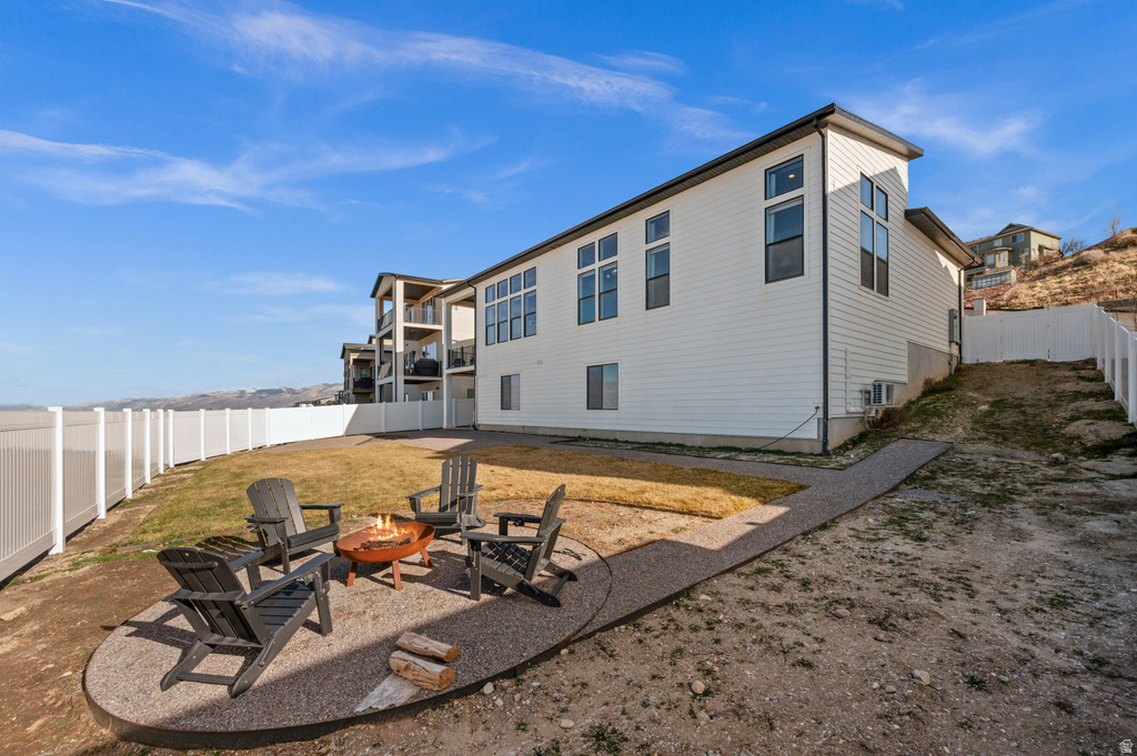 886 S WINTER LN North Salt Lake, UT 84054