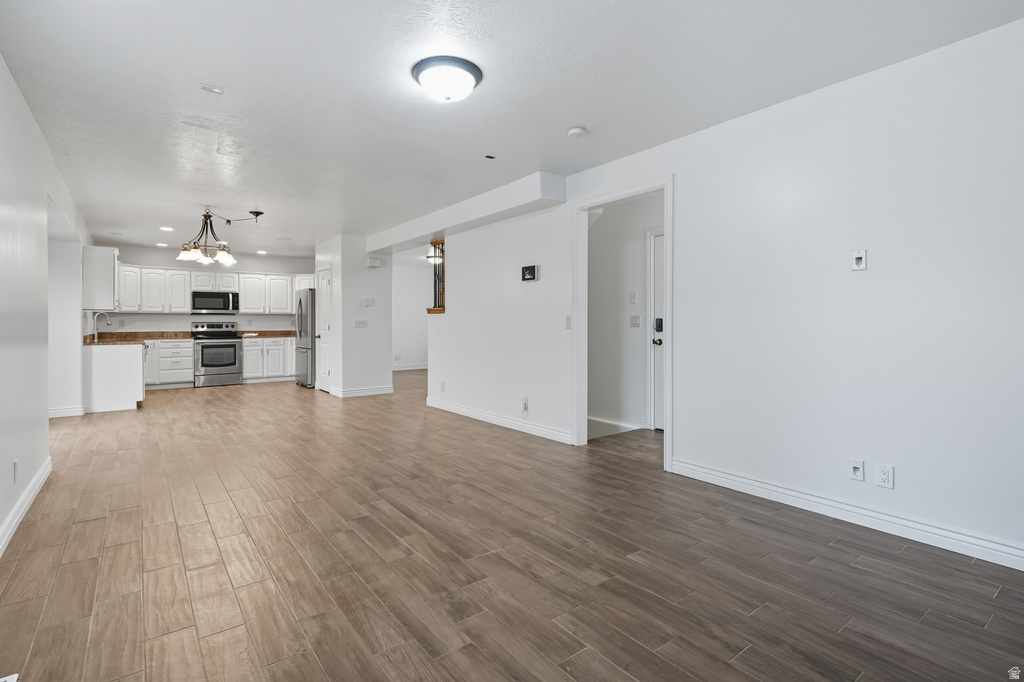 7474 S SUNSET MAPLE DR West Jordan, UT 84081