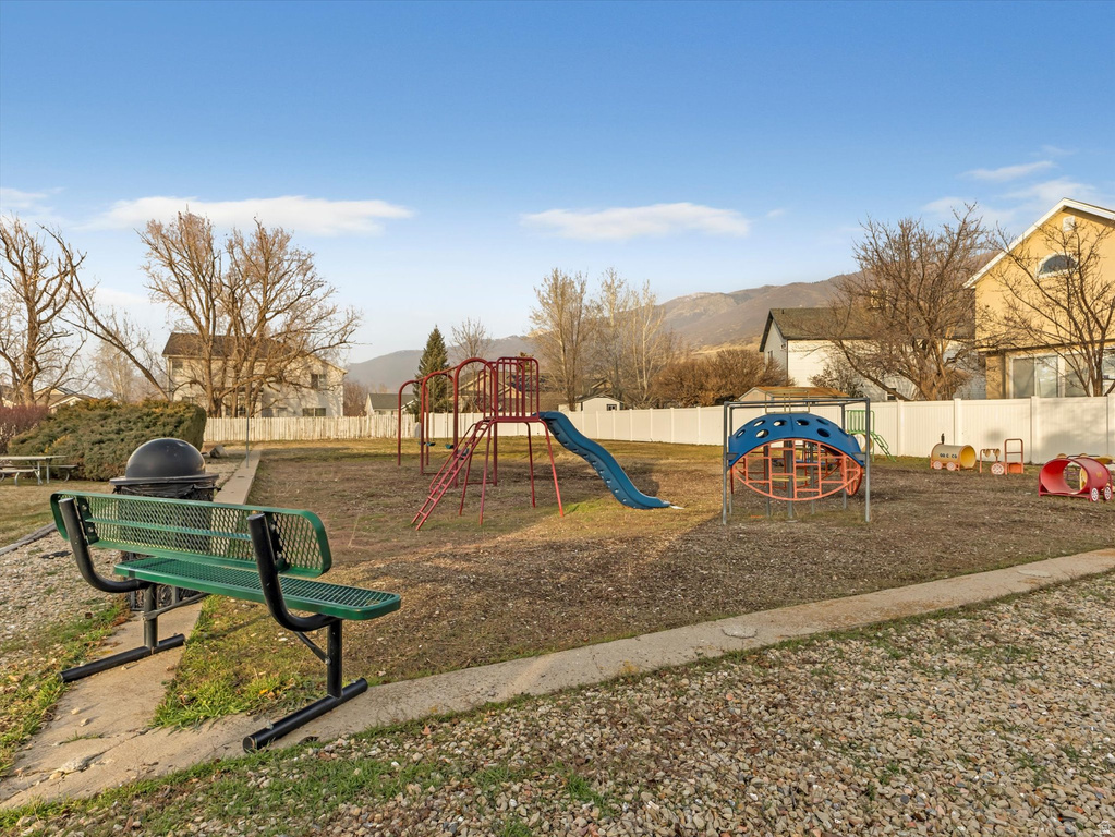 582 W 1950 N Centerville, UT 84014