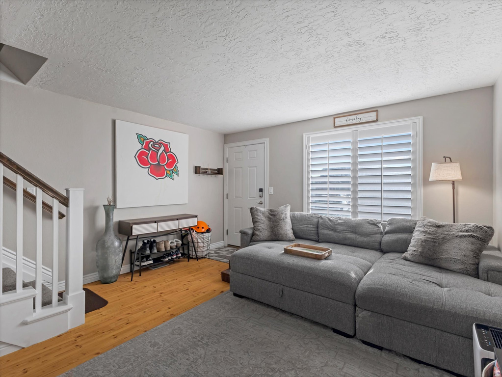 582 W 1950 N Centerville, UT 84014