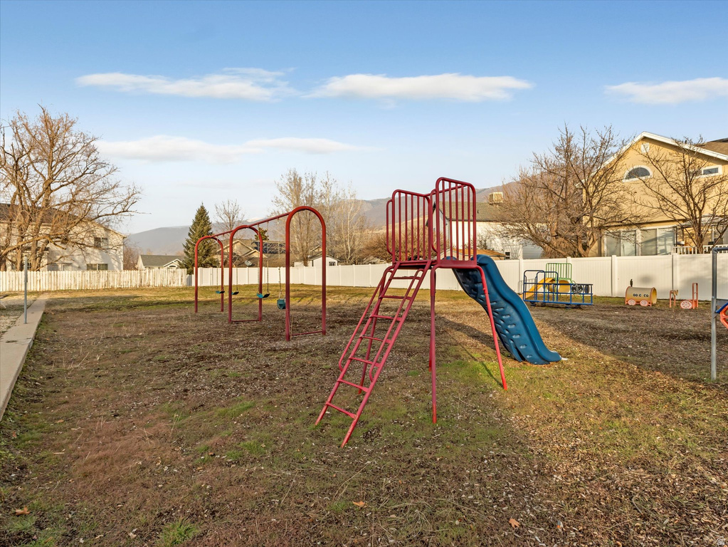 582 W 1950 N Centerville, UT 84014