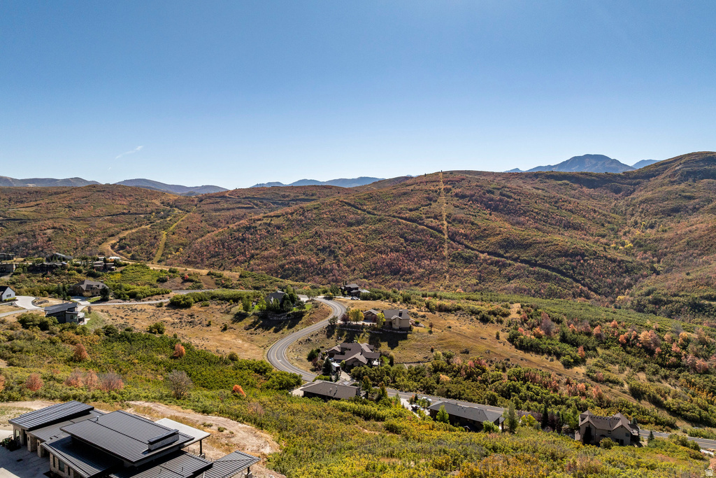 5855 E PIONEER RIDGE CIR Salt Lake City, UT 84108