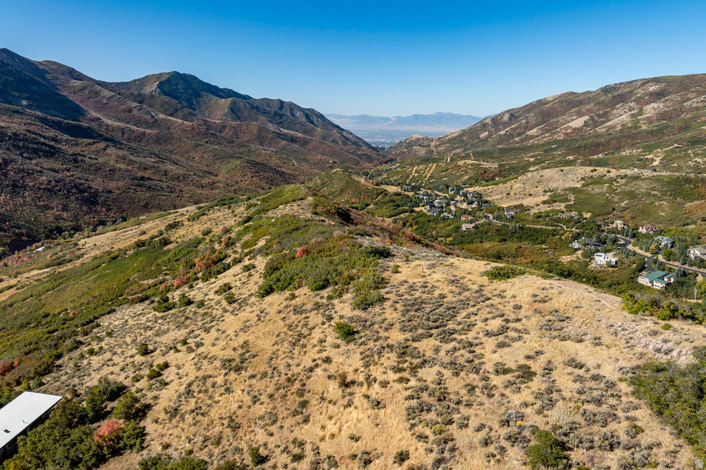 5855 E PIONEER RIDGE CIR Salt Lake City, UT 84108