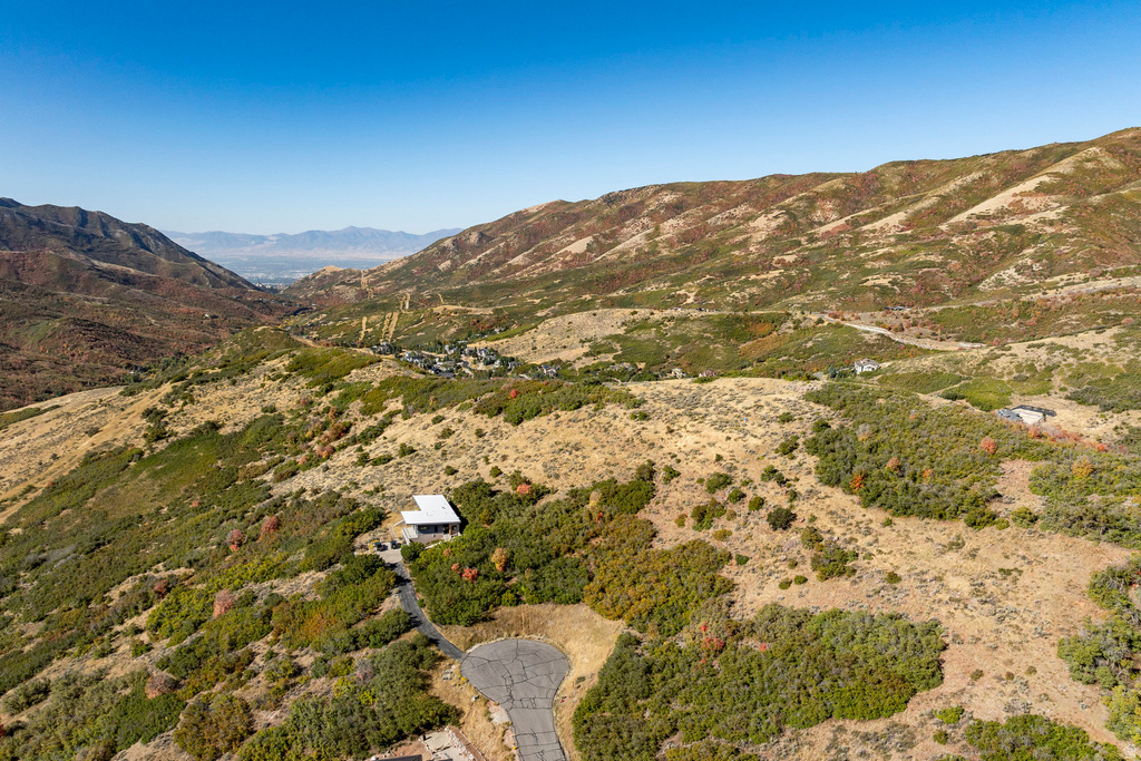 5855 E PIONEER RIDGE CIR Salt Lake City, UT 84108