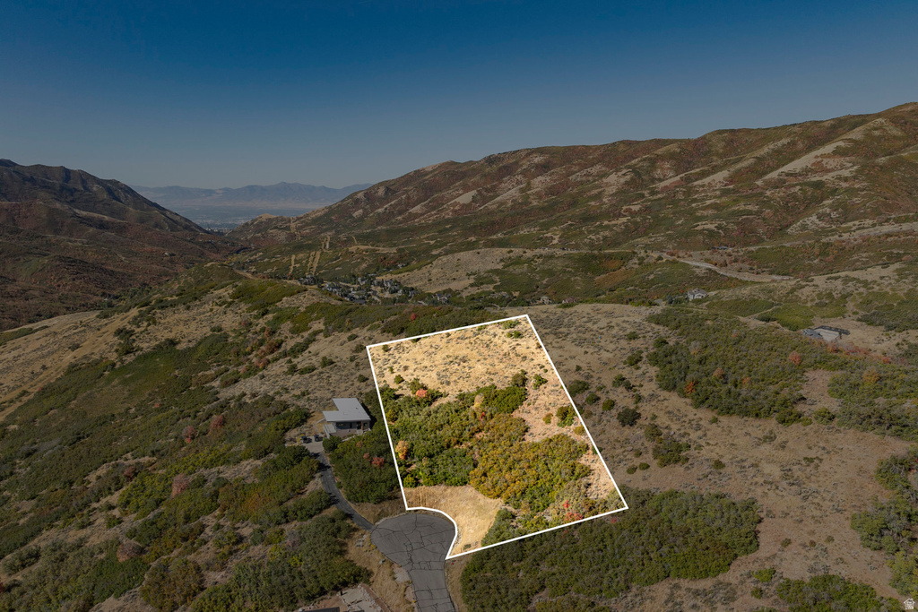 5855 E PIONEER RIDGE CIR Salt Lake City, UT 84108