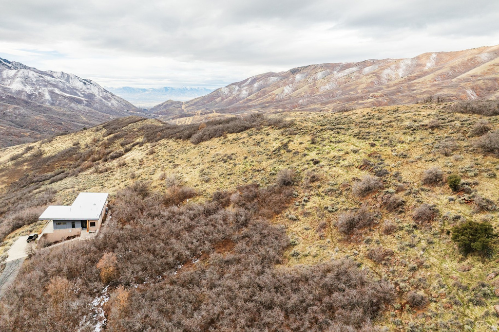 5855 E PIONEER RIDGE CIR Salt Lake City, UT 84108