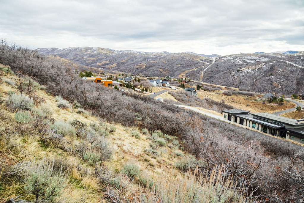 5855 E PIONEER RIDGE CIR Salt Lake City, UT 84108