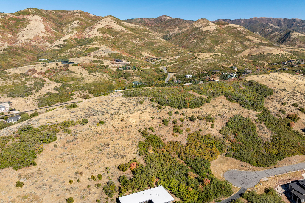 5855 E PIONEER RIDGE CIR Salt Lake City, UT 84108