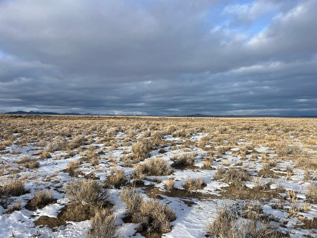 800  63600 Park Valley, UT 84329