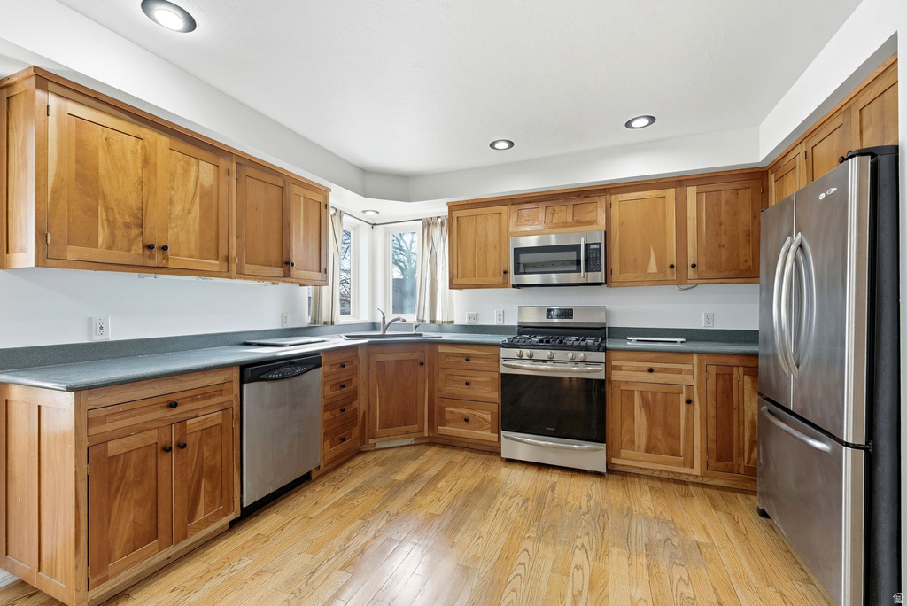 12495 S 3240 W Riverton, UT 84065