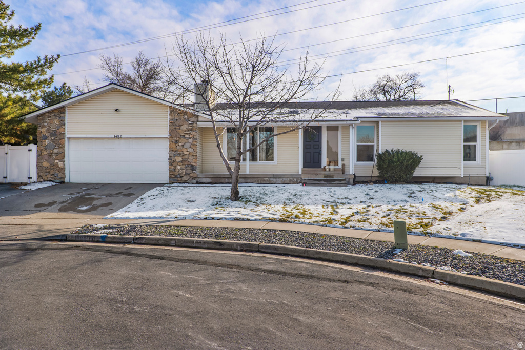 1492 E SANDY DR Sandy, UT 84093