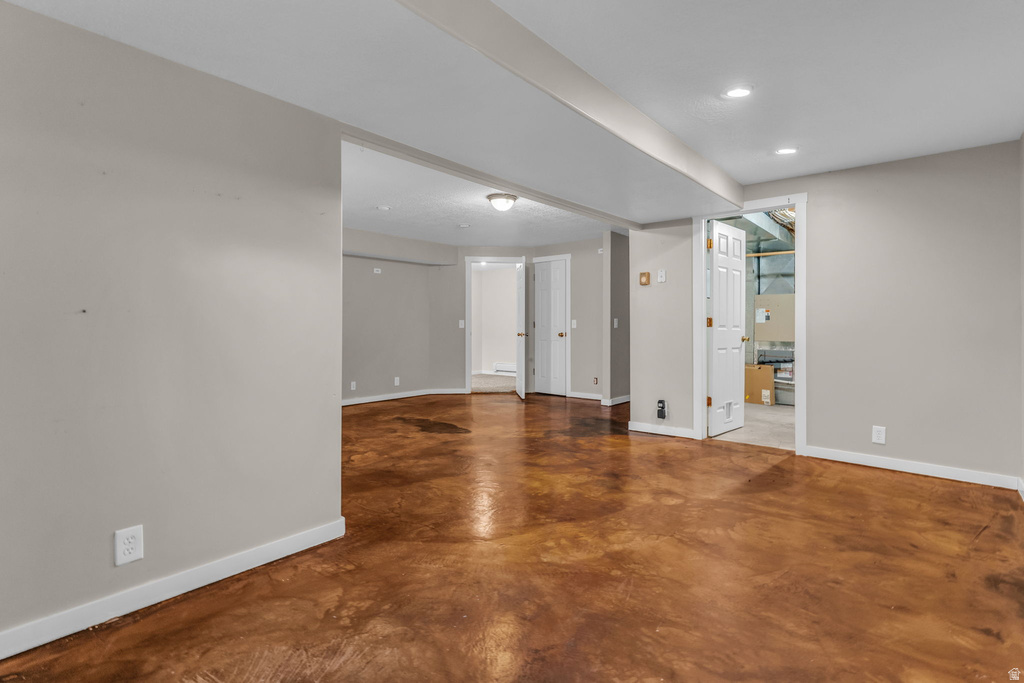 5808 S DUCK POND LN Taylorsville, UT 84123