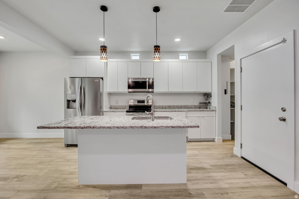 3586 S XENON DR West Valley City, UT 84119