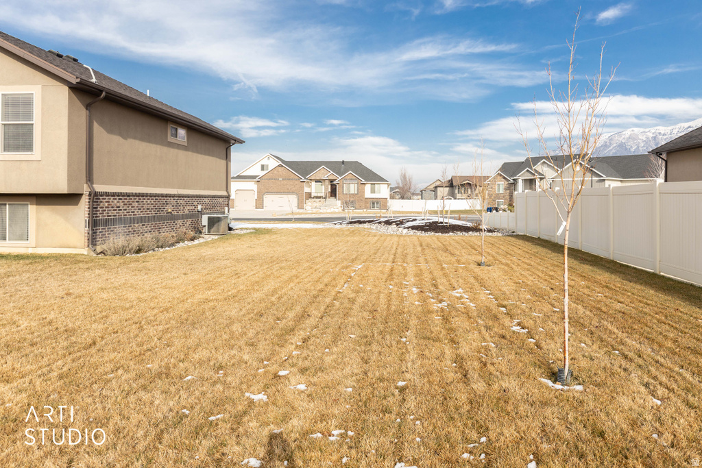 2673 W 2125 N Farr West, UT 84404