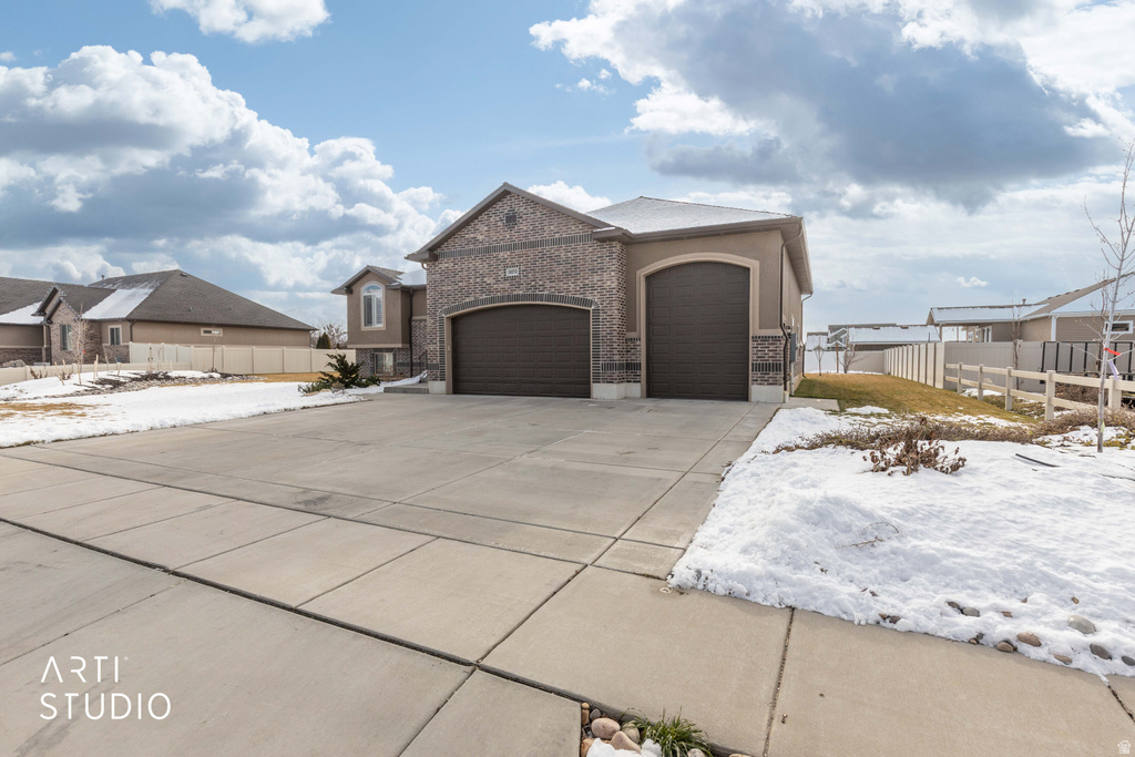 2673 W 2125 N Farr West, UT 84404