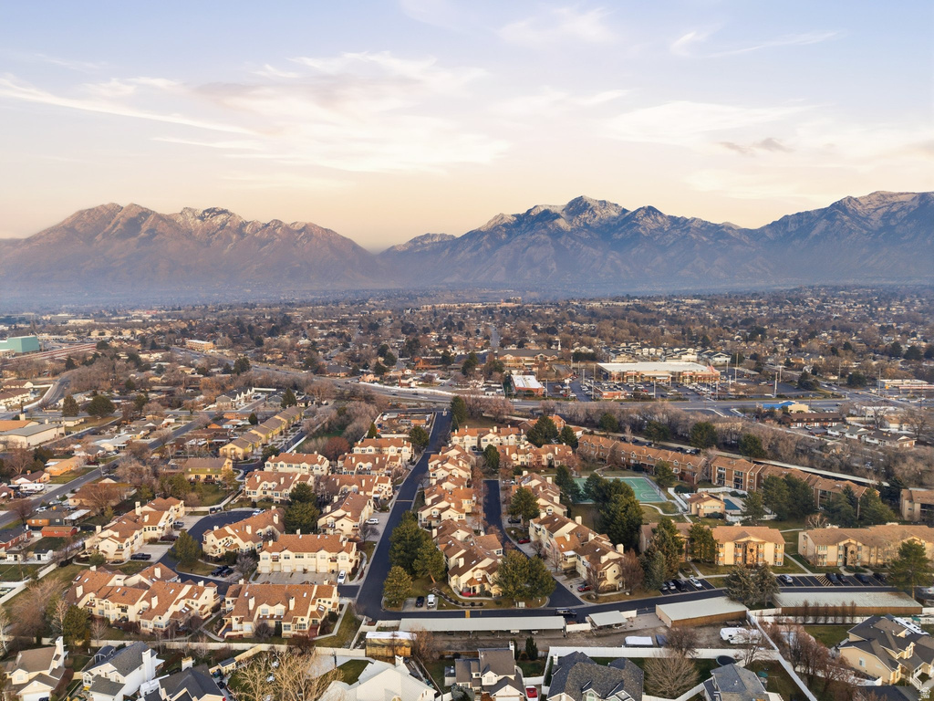 588 E BRIARSPRINGS CIR Midvale, UT 84047