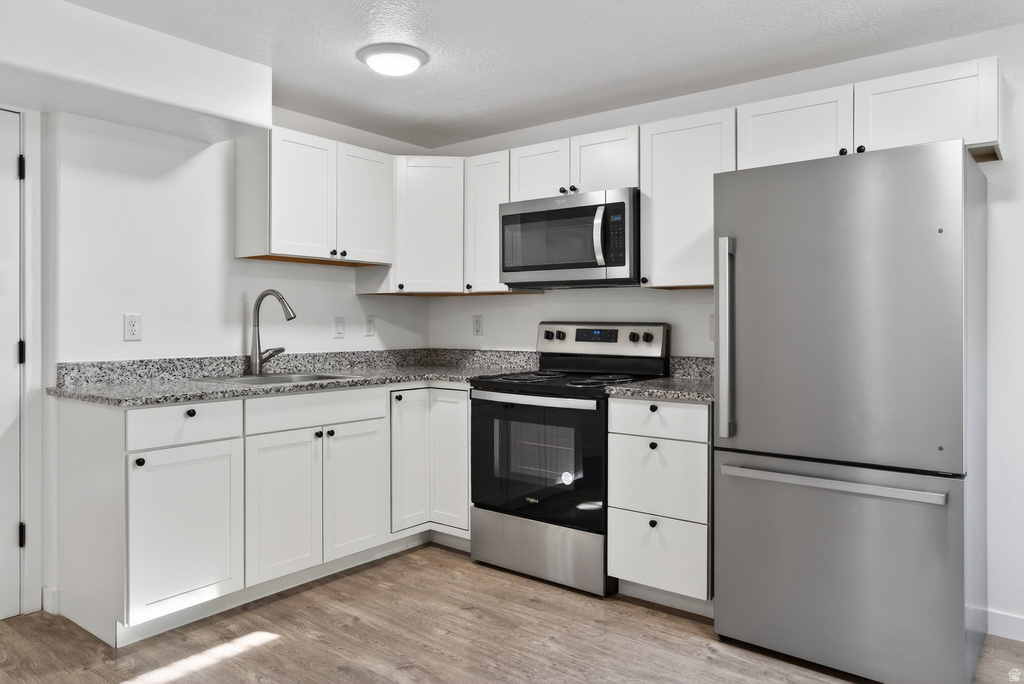 8703 W BECKVILLE DR Magna, UT 84044