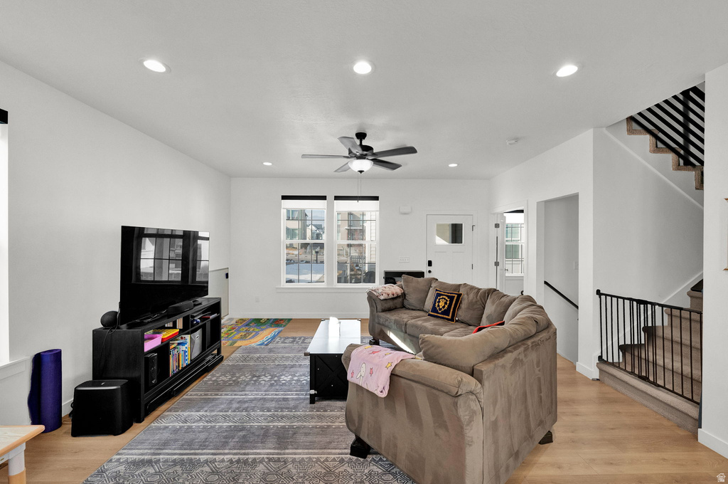 11161 S CHEVIOT HILLS LN South Jordan, UT 84009