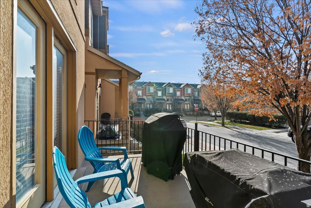 810 N FARMINGTON XING Farmington, UT 84025