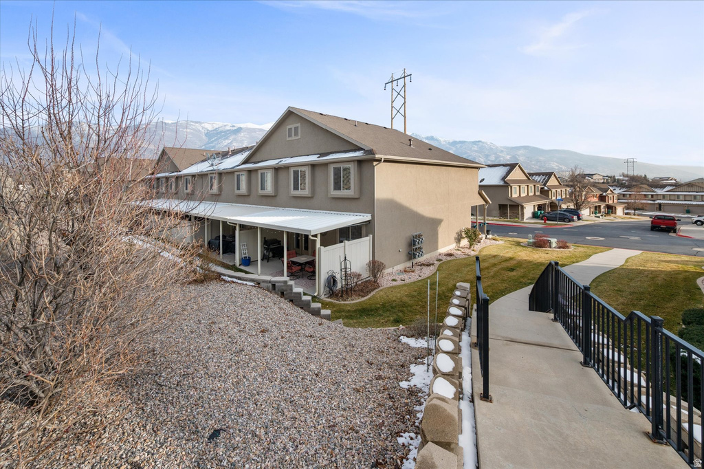 1827 E WHITETAIL DR Layton, UT 84040