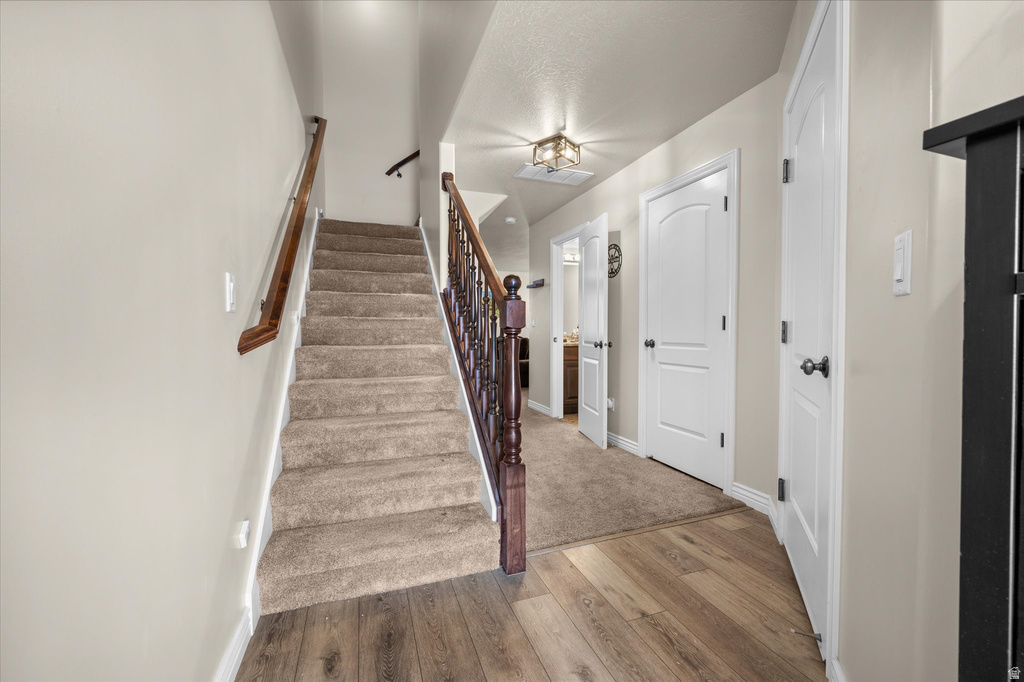 1827 E WHITETAIL DR Layton, UT 84040