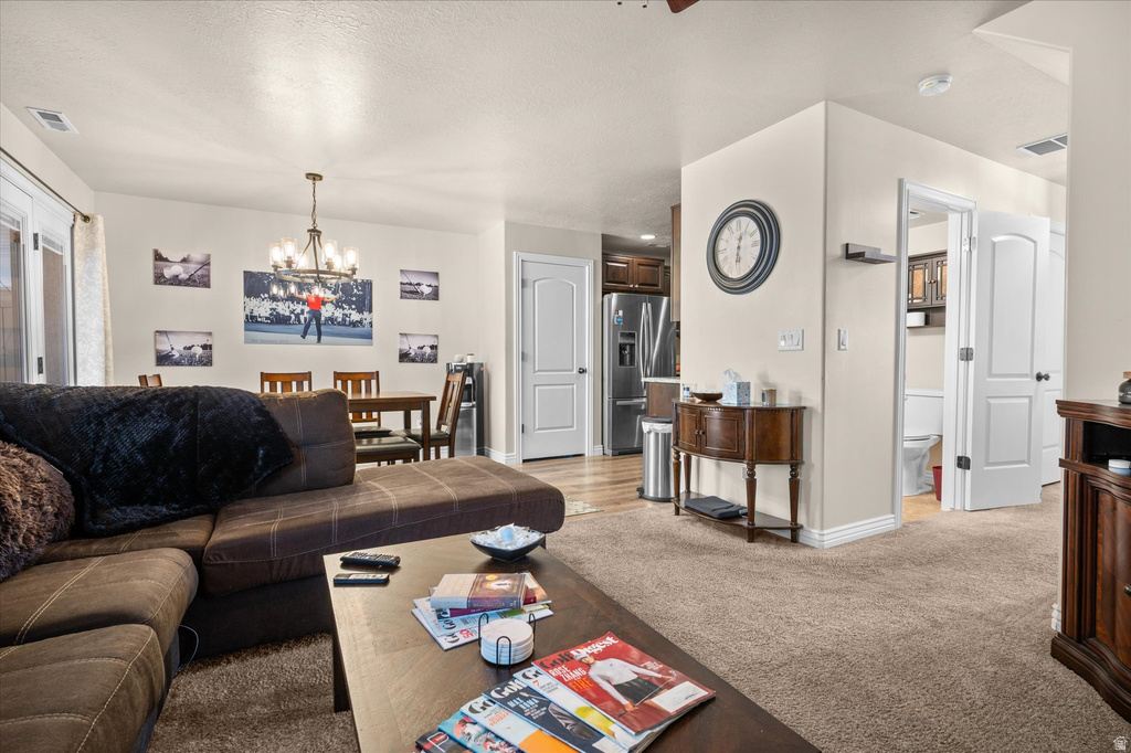 1827 E WHITETAIL DR Layton, UT 84040