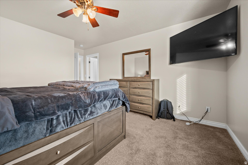 1827 E WHITETAIL DR Layton, UT 84040