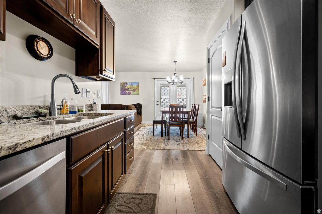 1827 E WHITETAIL DR Layton, UT 84040