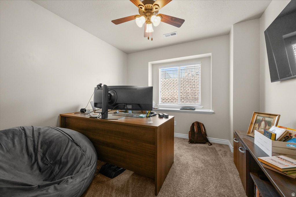 1827 E WHITETAIL DR Layton, UT 84040