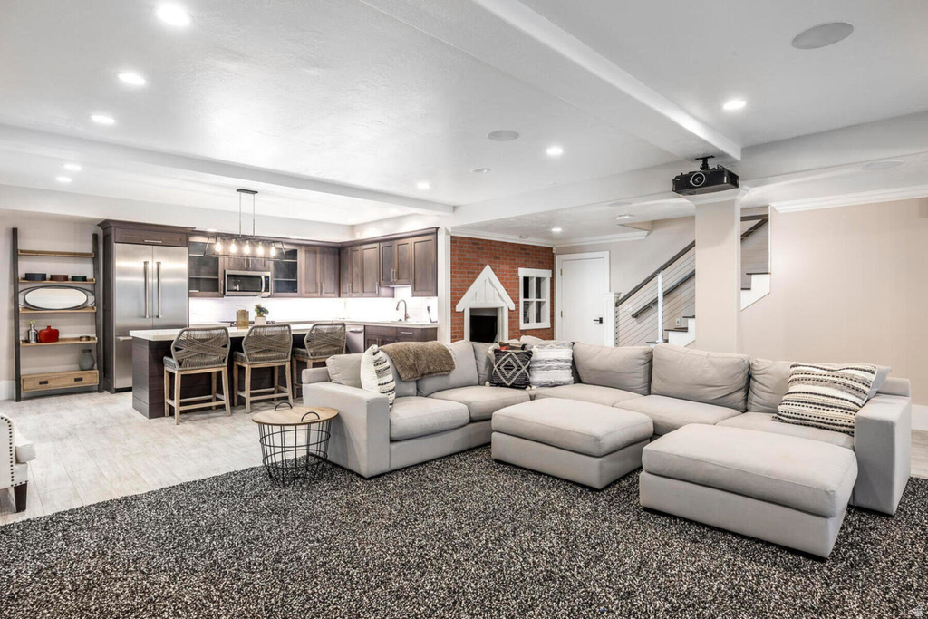 9456 S REDWOOD RD South Jordan, UT 84095