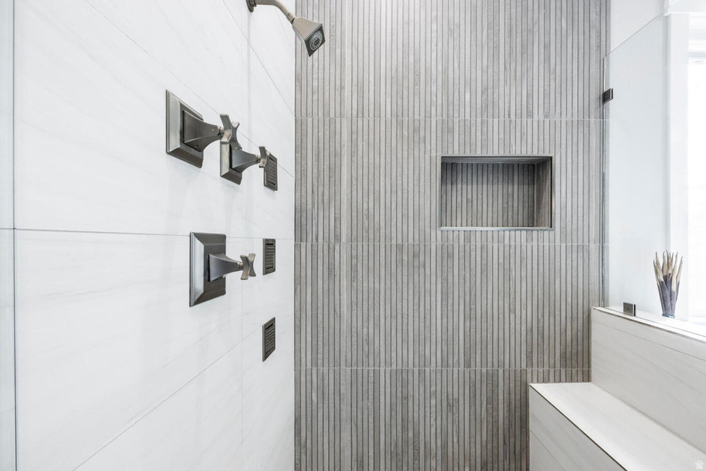 9456 S REDWOOD RD South Jordan, UT 84095