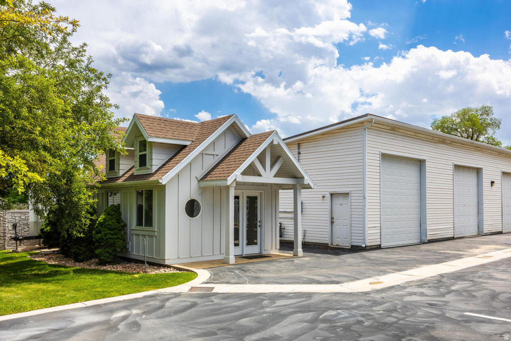 9456 S REDWOOD RD South Jordan, UT 84095