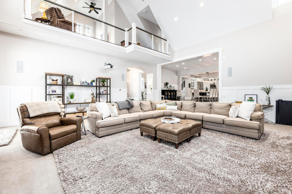 9456 S REDWOOD RD South Jordan, UT 84095