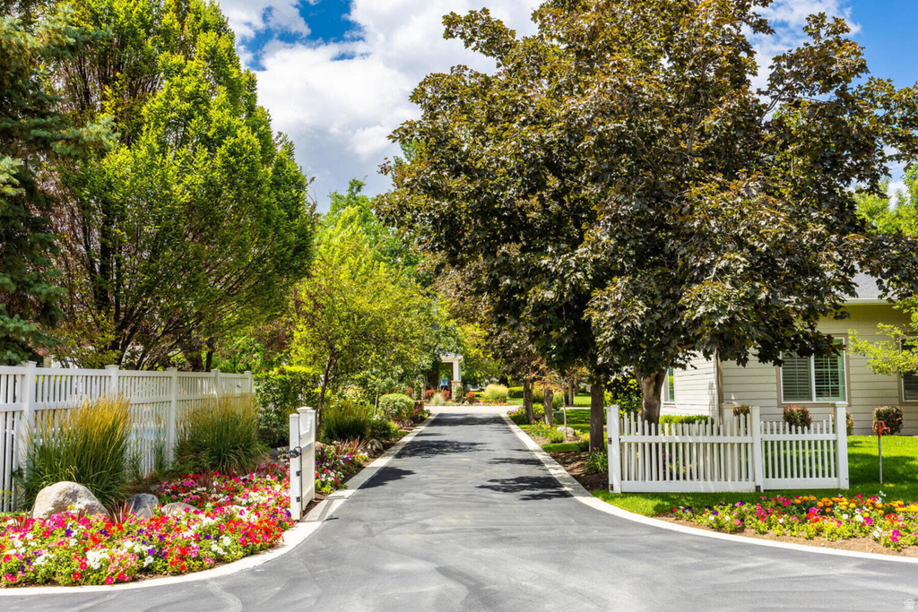 9456 S REDWOOD RD South Jordan, UT 84095