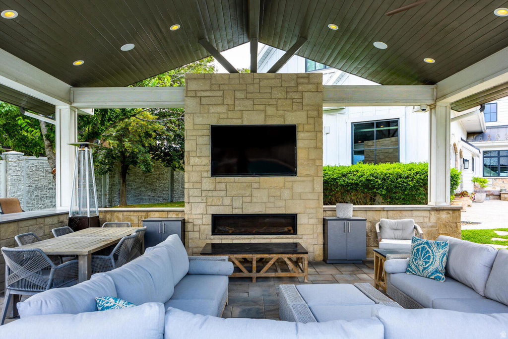 9456 S REDWOOD RD South Jordan, UT 84095