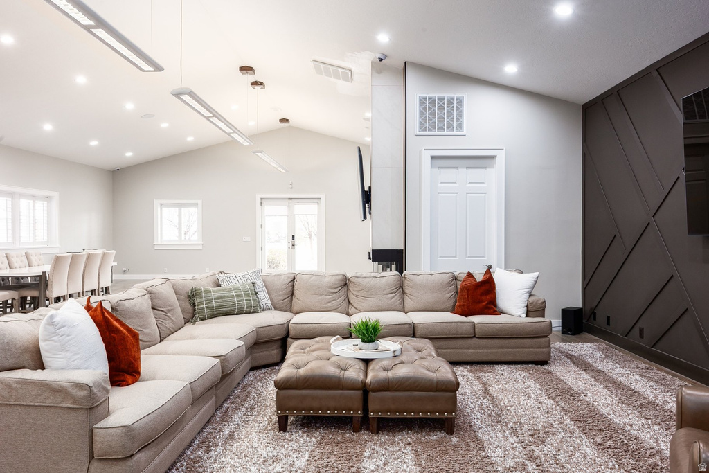 9456 S REDWOOD RD South Jordan, UT 84095