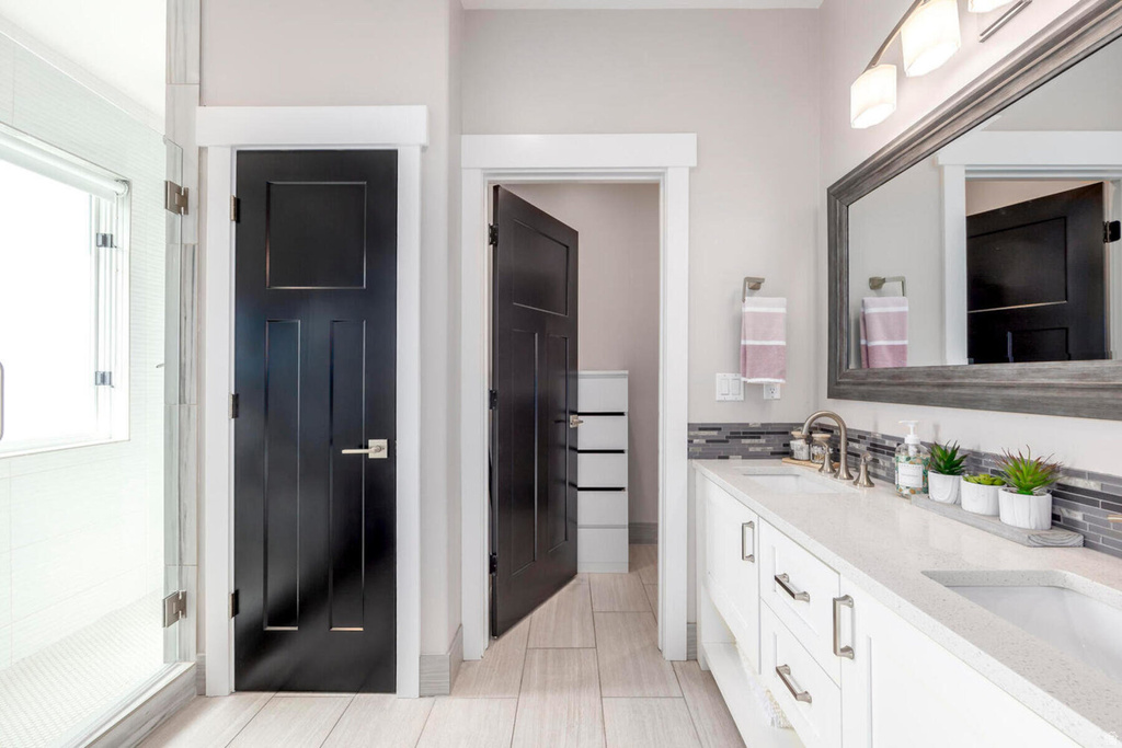 9456 S REDWOOD RD South Jordan, UT 84095