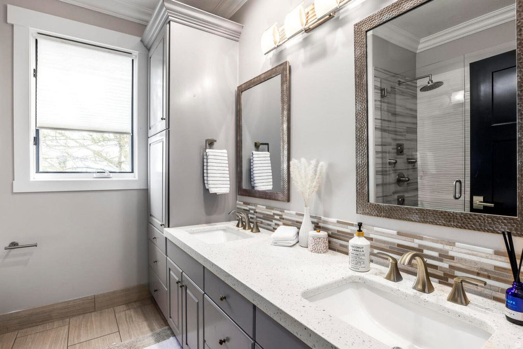 9456 S REDWOOD RD South Jordan, UT 84095