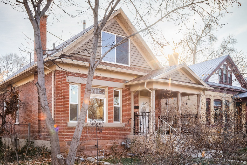 957 S LAKE ST Salt Lake City, UT 84105