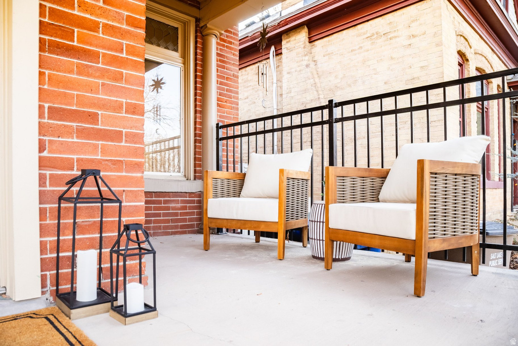 957 S LAKE ST Salt Lake City, UT 84105