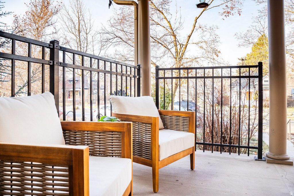 957 S LAKE ST Salt Lake City, UT 84105