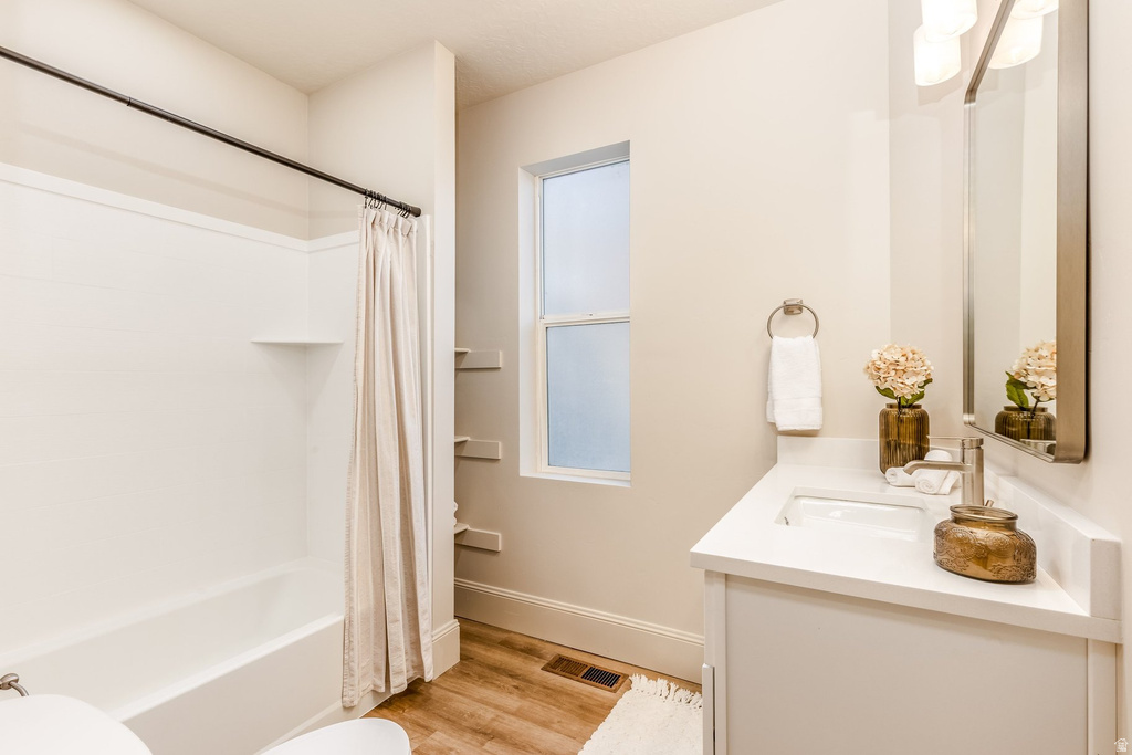 957 S LAKE ST Salt Lake City, UT 84105