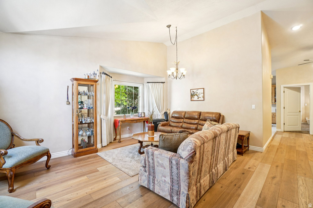 798 E SPRUCE TREE LN Sandy, UT 84094